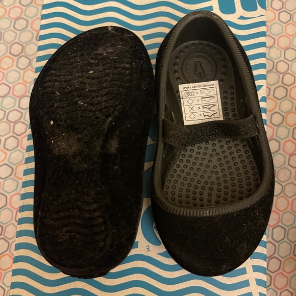 Native girls shoes size c4 - Picture 1 of 3